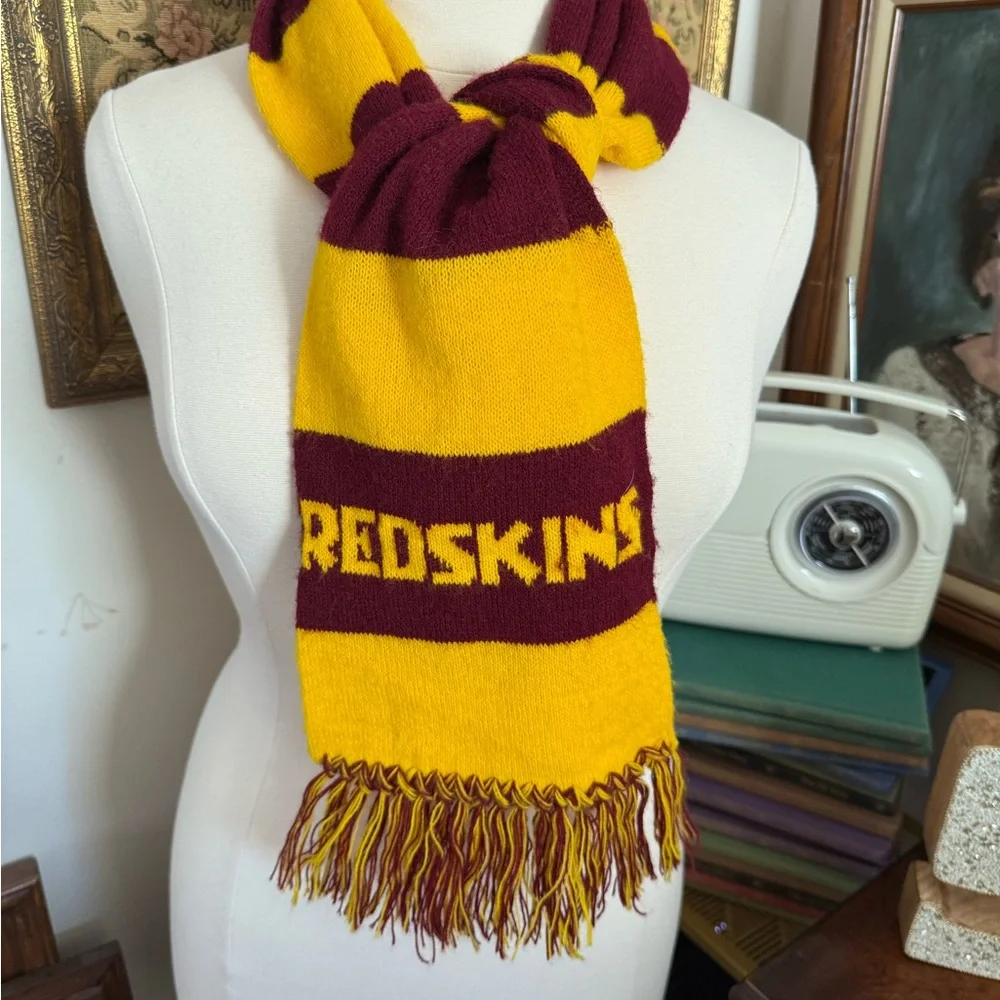 Vintage Wool Knitted Redskins Football scarf